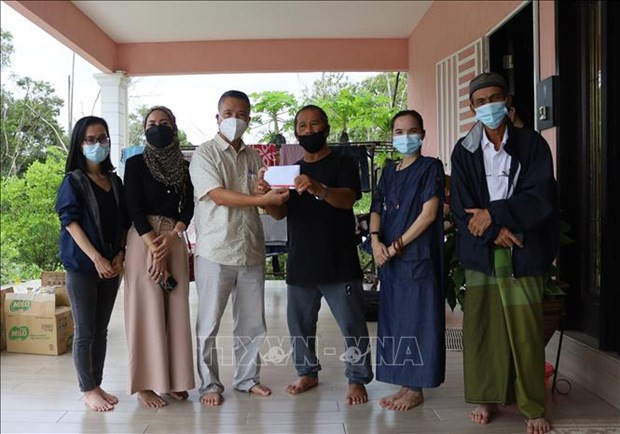 L'ambassade du Vietnam en Malaisie apporte son soutien à des Cham ảnh 1 L'ambassade du Vietnam en Malaisie apporte son soutien à des Cham ảnh 1