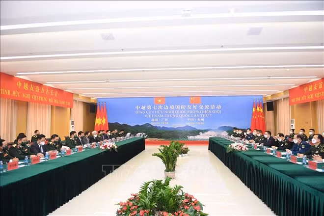 Le 7e échange d'amitié de la défense frontalière Vietnam-Chine ảnh 1