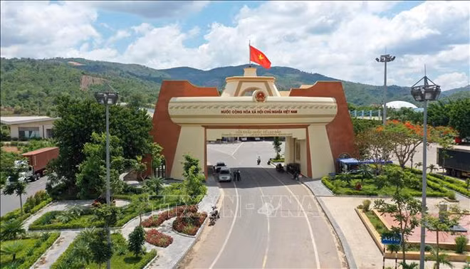 Le Vietnam accompagne toujours le Laos dans son processus de développement et d'intégration ảnh 1 Le Vietnam accompagne toujours le Laos dans son processus de développement et d'intégration ảnh 1