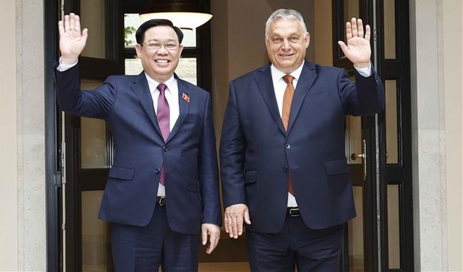 Entrevue entre le président de l'AN vietnamienne et le Premier ministre hongrois ảnh 1 Entrevue entre le président de l'AN vietnamienne et le Premier ministre hongrois ảnh 1