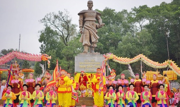 Préserver la valeur du patrimoine culturel immatériel national de la Fête du temple de Cua Ông ảnh 1 Préserver la valeur du patrimoine culturel immatériel national de la Fête du temple de Cua Ông ảnh 1
