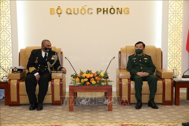 Le vice-ministre de la Défense Hoang Xuan Chiên reçoit l'attaché de défense sud-africain ảnh 1 Le vice-ministre de la Défense Hoang Xuan Chiên reçoit l'attaché de défense sud-africain ảnh 1