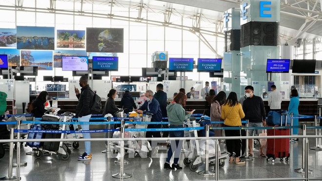 Le nombre de passagers passant par les aéroports de Noi Bai et Tan Son Nhat atteint un niveau record ảnh 1 Le nombre de passagers passant par les aéroports de Noi Bai et Tan Son Nhat atteint un niveau record ảnh 1