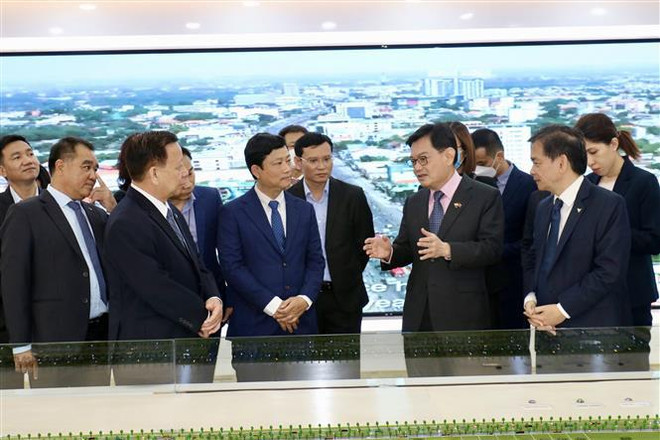 Le vice-Premier ministre singapourien apprécie le modèle de VSIP à Binh Duong ảnh 1 Le vice-Premier ministre singapourien apprécie le modèle de VSIP à Binh Duong ảnh 1