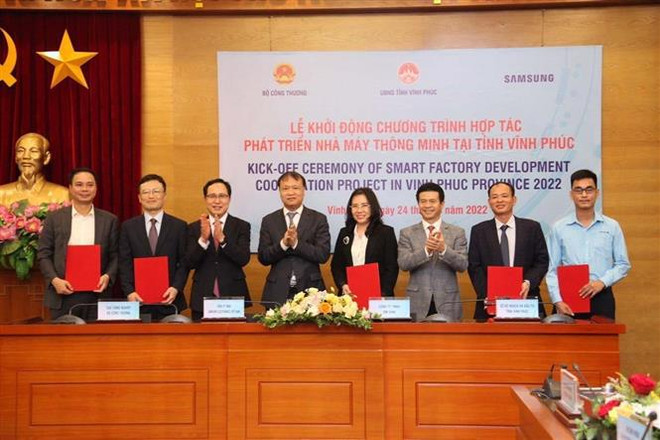 Lancement d'un programme de soutien au développement du modèle "Smart Factory" à Vinh Phuc ảnh 1 Lancement d'un programme de soutien au développement du modèle "Smart Factory" à Vinh Phuc ảnh 1