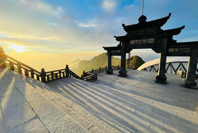 Le mont Fansipan à Sapa recouvert de givre ảnh 1 Le mont Fansipan à Sapa recouvert de givre ảnh 1