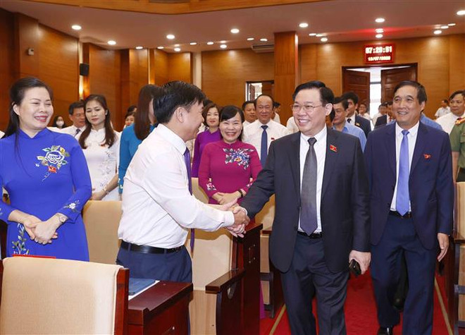 Le président de l'AN assiste à la 4e session du Conseil populaire de Phu Tho ảnh 2 Le président de l'AN assiste à la 4e session du Conseil populaire de Phu Tho ảnh 2