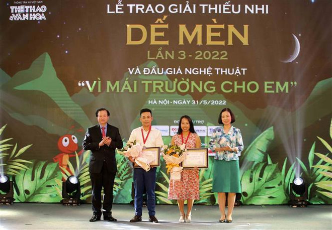 Le Prix Dê mèn 2022 couronne ses aspirants mais attend son chevalier ảnh 2 Le Prix Dê mèn 2022 couronne ses aspirants mais attend son chevalier ảnh 2