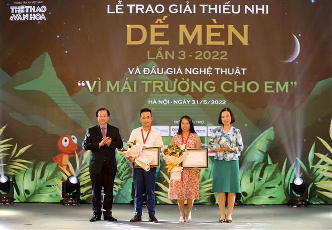 Le Prix Dê mèn 2022 couronne ses aspirants mais attend son chevalier ảnh 2