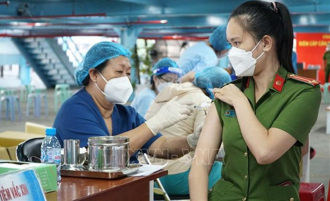 COVID-19 : Ho Chi Minh-Ville favorise l’injection des doses de rappel ảnh 1 COVID-19 : Ho Chi Minh-Ville favorise l’injection des doses de rappel ảnh 1