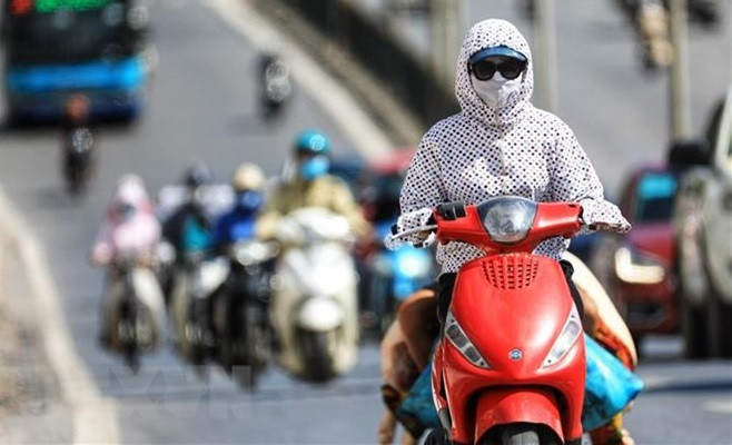 La canicule persistante frappe plusieurs régions du pays ảnh 1 La canicule persistante frappe plusieurs régions du pays ảnh 1