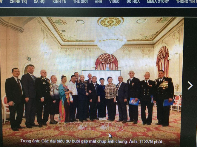 Rencontre en Russie à l’occasion du 44e anniversaire de la Réunification nationale ảnh 1