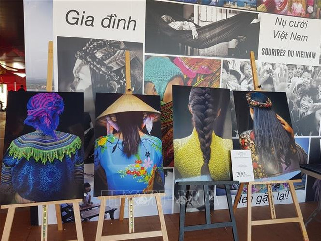Des traits culturels vietnamiens présentés à la fête de la ville française Choisy-le-Roi ảnh 1 Des traits culturels vietnamiens présentés à la fête de la ville française Choisy-le-Roi ảnh 1
