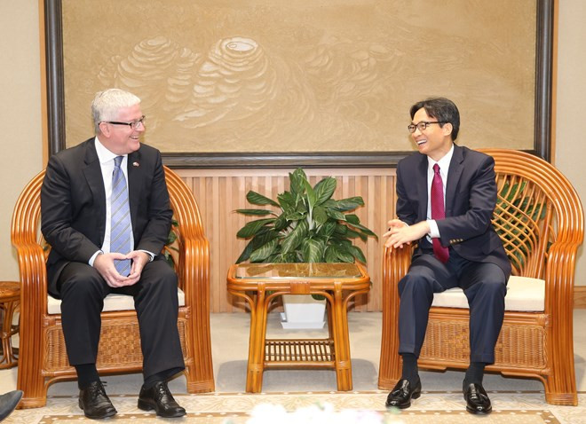 Le vice-Premier ministre Vu Duc Dam reçoit l'ambassadeur d'Australie ảnh 1 Le vice-Premier ministre Vu Duc Dam reçoit l'ambassadeur d'Australie ảnh 1