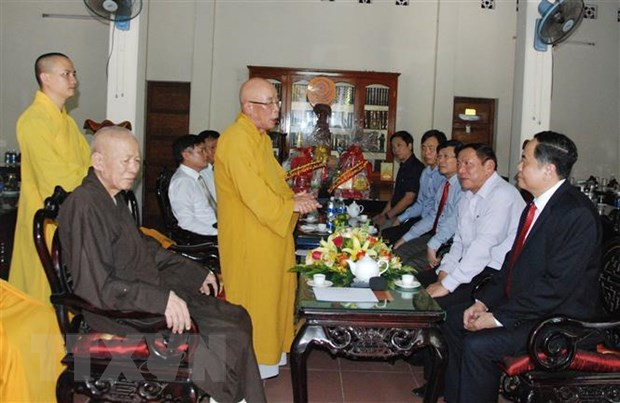 Naissance de Bouddha: Le président du CC du FPV formule les vœux aux bouddhistes de Quang Tri ảnh 1 Naissance de Bouddha: Le président du CC du FPV formule les vœux aux bouddhistes de Quang Tri ảnh 1