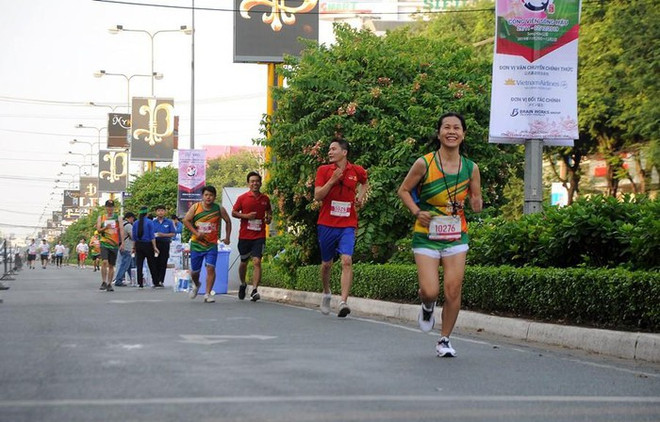 Plus de 2.000 sportifs en lice à un tournoi de marathon à Can Tho ảnh 1