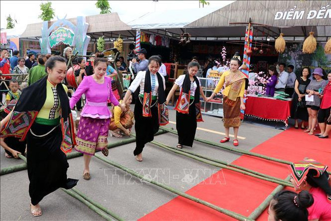 L’ouverture de la fête culturelle des ethnies de la région du Nord-Ouest à Son La ảnh 1 L’ouverture de la fête culturelle des ethnies de la région du Nord-Ouest à Son La ảnh 1
