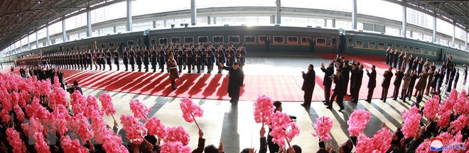 Le président de la RPDC prend le train pour venir à Hanoï ảnh 1