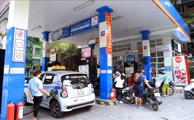 Les prix de l'essence en forte hausse ảnh 1