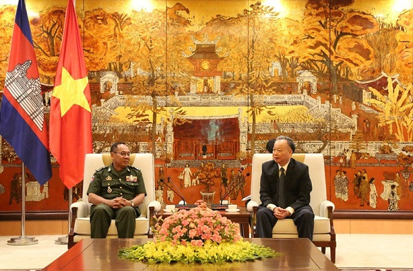Hanoi et Phnom Penh promeuvent leur coopération ảnh 1 Hanoi et Phnom Penh promeuvent leur coopération ảnh 1