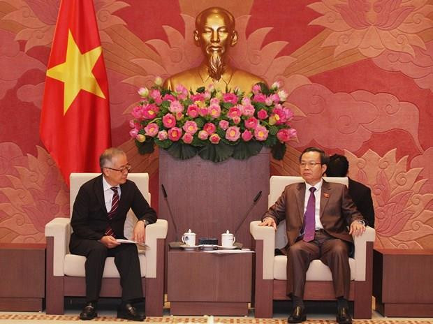Le vice-président de l’AN Phung Quoc Hien reçoit un vice-président de la JICA ảnh 1 Le vice-président de l’AN Phung Quoc Hien reçoit un vice-président de la JICA ảnh 1