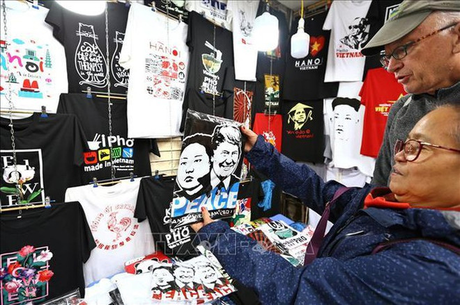 Sommet Etats-Unis – RPDC est une bonne occasion pour les affaires de boutiques à Hanoi ảnh 1 Sommet Etats-Unis – RPDC est une bonne occasion pour les affaires de boutiques à Hanoi ảnh 1
