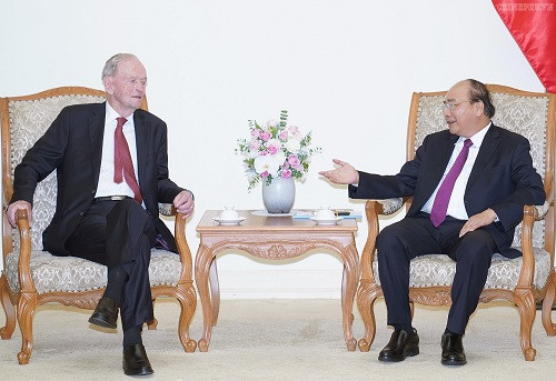 Le Premier ministre Nguyen Xuan Phuc reçoit son ancien homologue canadien Jean Chrétien ảnh 1 Le Premier ministre Nguyen Xuan Phuc reçoit son ancien homologue canadien Jean Chrétien ảnh 1