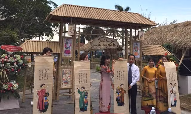 Deux expositions s’ouvrent à Thua Thien-Hue ảnh 1