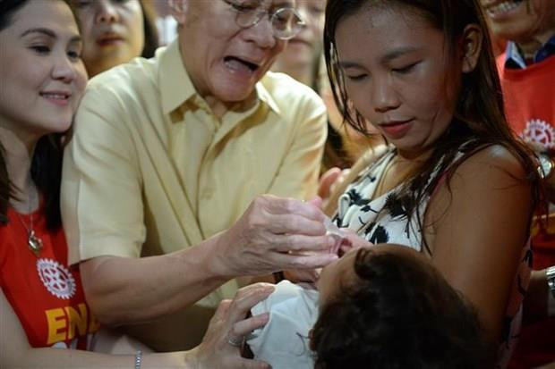 Philippines met en œuvre de la campagne de vaccination contre la polio ảnh 1 Philippines met en œuvre de la campagne de vaccination contre la polio ảnh 1