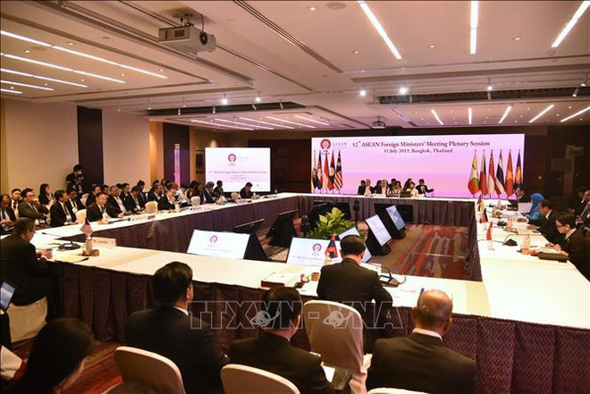 AMM-52 : Le communiqué conjoint affirme l’importance du maintien de la paix en Mer Orientale ảnh 1 AMM-52 : Le communiqué conjoint affirme l’importance du maintien de la paix en Mer Orientale ảnh 1
