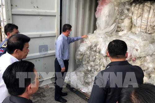 Le Cambodge renvoie 83 conteneurs de déchets plastiques aux Etats-Unis et au Canada ảnh 1