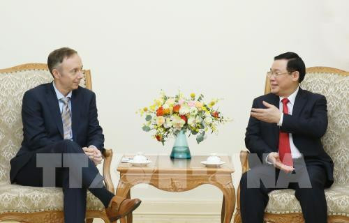 Le vice-Premier ministre Vuong Dinh Hue reçoit le vice-président du groupe Nike ảnh 1 Le vice-Premier ministre Vuong Dinh Hue reçoit le vice-président du groupe Nike ảnh 1