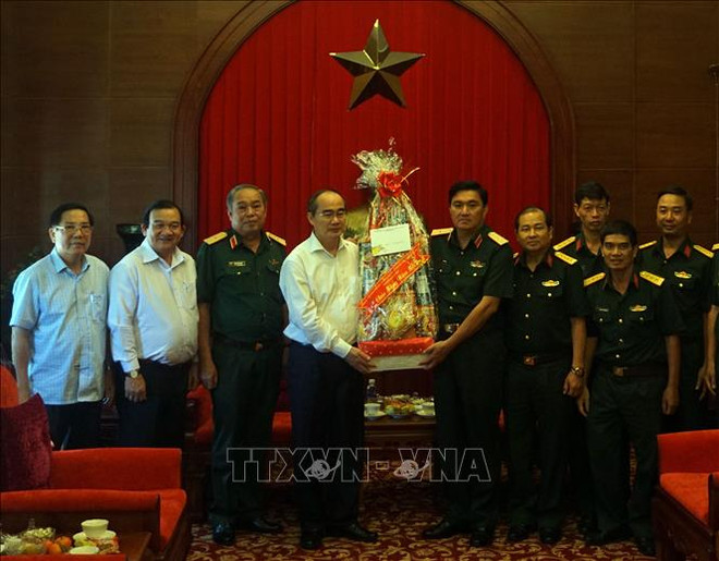 Meilleurs vœux du Têt à des unités des forces armées de Ho Chi Minh-Ville ảnh 1 Meilleurs vœux du Têt à des unités des forces armées de Ho Chi Minh-Ville ảnh 1