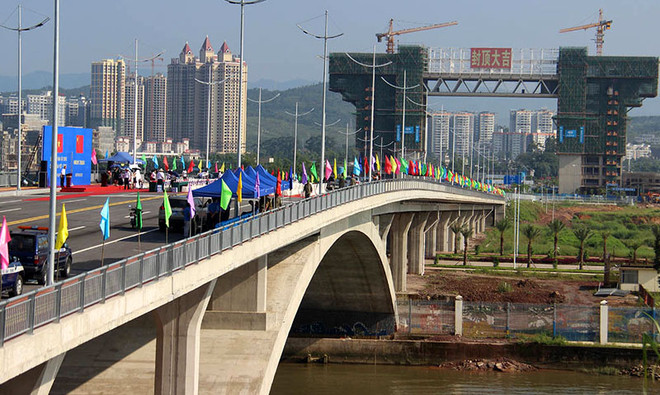 Le transport des marchandises autorisé sur le pont Bac Luan II à Quang Ninh ảnh 1 Le transport des marchandises autorisé sur le pont Bac Luan II à Quang Ninh ảnh 1