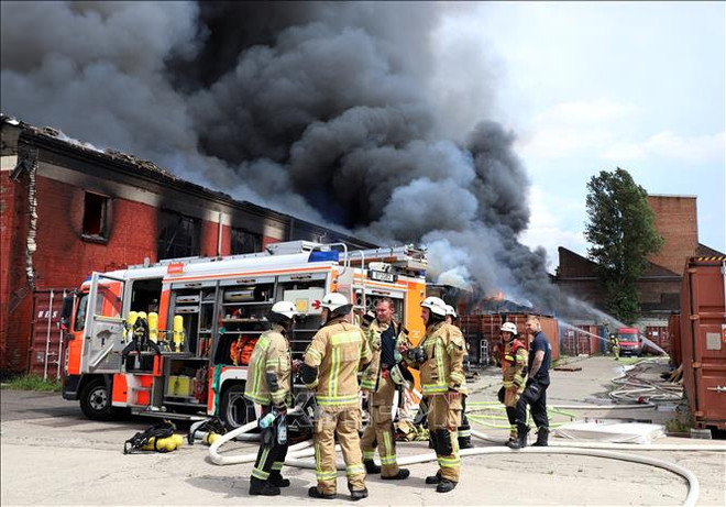 Le Centre commercial Dông Xuân à Berlin reprend ses activités après l’incendie ảnh 1 Le Centre commercial Dông Xuân à Berlin reprend ses activités après l’incendie ảnh 1