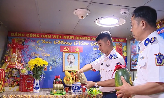 Les garde-côtes célèbrent le Têt au large de la côte sud-ouest ảnh 1