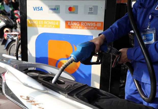Les prix de l'essence baissent jusqu'à 900 dongs le litre ảnh 1 Les prix de l'essence baissent jusqu'à 900 dongs le litre ảnh 1