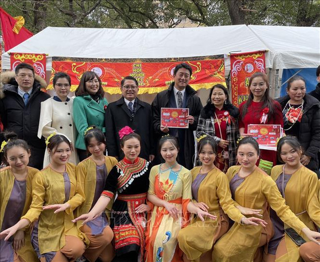 La diaspora vietnamienne fête le Têt au Japon, en Australie, en Algérie, en Thaïlande et au Laos ảnh 1 La diaspora vietnamienne fête le Têt au Japon, en Australie, en Algérie, en Thaïlande et au Laos ảnh 1