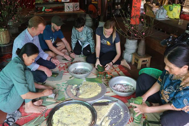 Thua Thiên-Huê attire les touristes avec des visites expérientielles du Têt ảnh 2 Thua Thiên-Huê attire les touristes avec des visites expérientielles du Têt ảnh 2