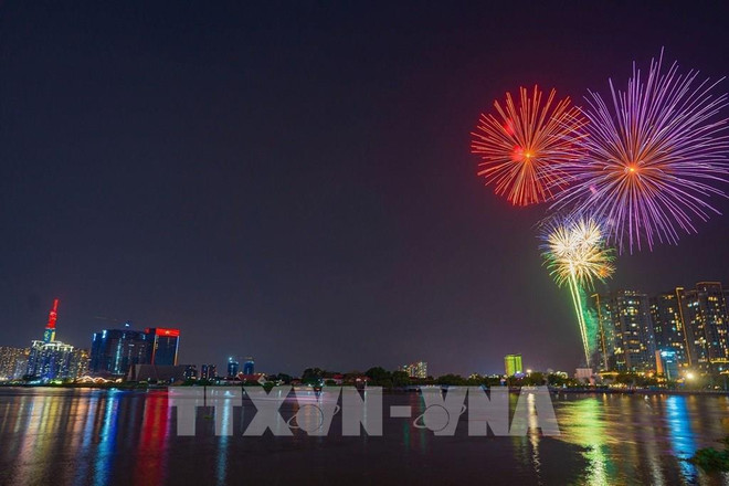 Ho Chi Minh-Ville tirera des feux d'artifice sur 11 lieux à l'occasion du Têt ảnh 1