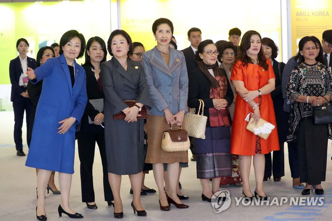 K-beauty séduit en marge du Sommet ASEAN-République de Corée ảnh 1 K-beauty séduit en marge du Sommet ASEAN-République de Corée ảnh 1