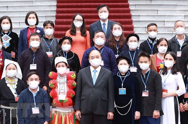 Le président Nguyên Xuân Phuc reçoit des personnes exemplaires de Bac Kan ảnh 1 Le président Nguyên Xuân Phuc reçoit des personnes exemplaires de Bac Kan ảnh 1