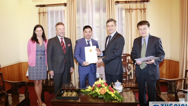 Remise de l'attestation de consul d’honneur de la République tchèque à Hai Phong ảnh 1 Remise de l'attestation de consul d’honneur de la République tchèque à Hai Phong ảnh 1