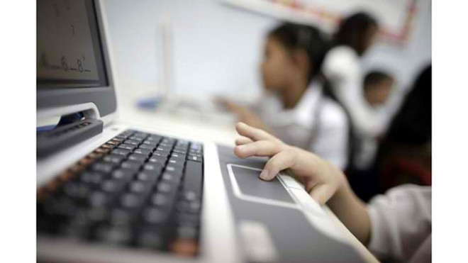 Pour mieux protéger les enfants contre les risques liés aux réseaux sociaux ảnh 1