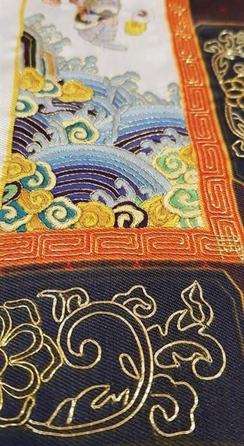 Les costumes traditionnels retrouvent une seconde jeunesse ảnh 1 Les costumes traditionnels retrouvent une seconde jeunesse ảnh 1