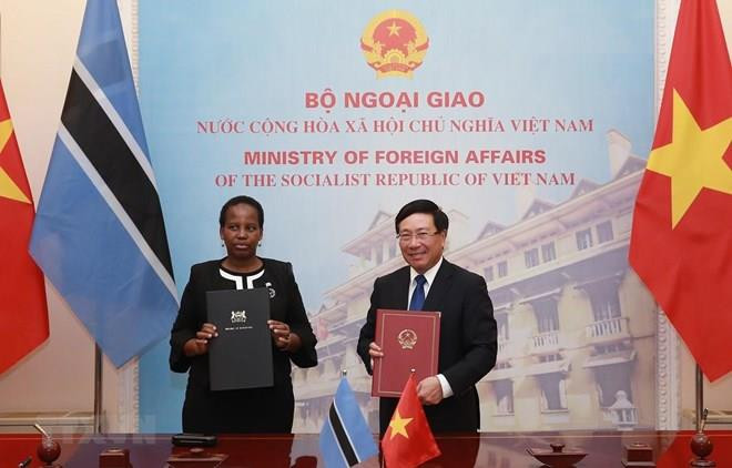 Entretien entre les ministres des AE du Vietnam et du Botswana ảnh 1 Entretien entre les ministres des AE du Vietnam et du Botswana ảnh 1
