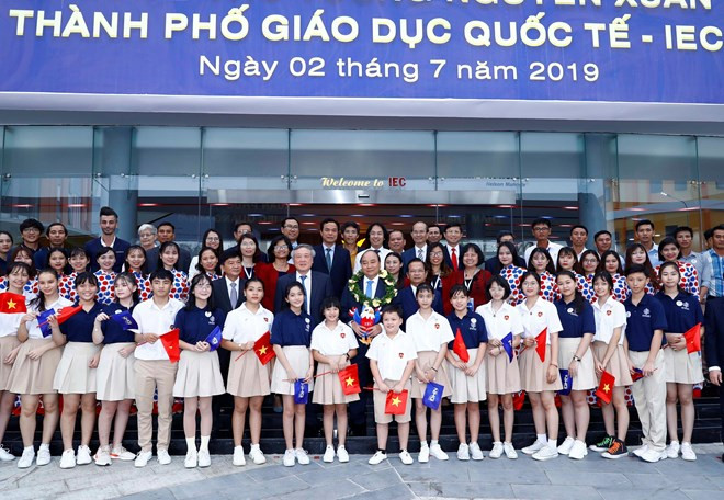 Le Premier ministre visite la Cité de l'éducation internationale de Quang Ngai ảnh 1 Le Premier ministre visite la Cité de l'éducation internationale de Quang Ngai ảnh 1