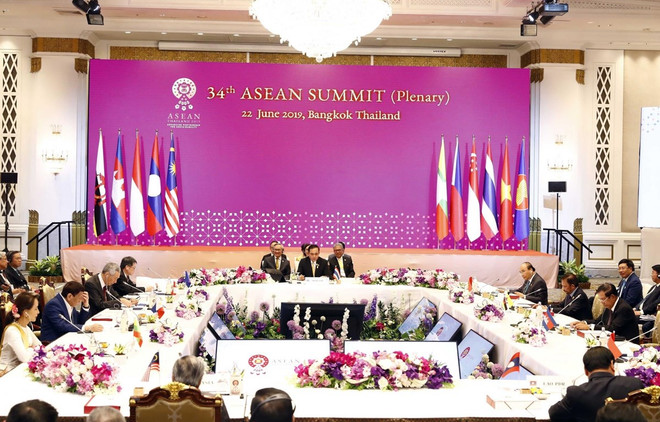 Le Premier ministre Nguyen Xuan Phuc assiste à la séance plénière du 34e sommet de l'ASEAN ảnh 1 Le Premier ministre Nguyen Xuan Phuc assiste à la séance plénière du 34e sommet de l'ASEAN ảnh 1