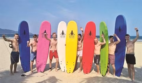 Dà Nang surfe sur la vague des sports nautiques ảnh 1