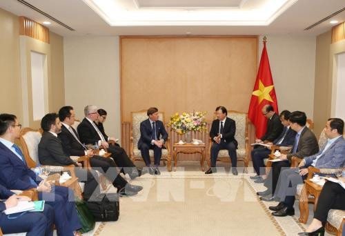 Le vice-PM Trinh Dinh Dung reçoit le PDG de la compagnie australienne Macquarie Capital ảnh 1 Le vice-PM Trinh Dinh Dung reçoit le PDG de la compagnie australienne Macquarie Capital ảnh 1